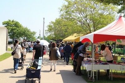 淡路島国営明石海峡公園　ガーデンマルシェ