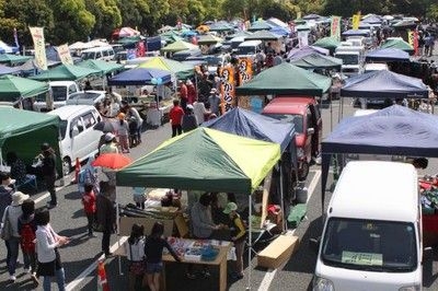 吉野ヶ里夢ロマン軽トラ市（8月）