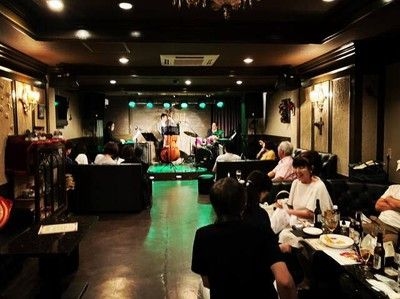 Happy Jazz Live ドラム小畑孝廣Trio + ボーカル伊藤綾（8月）