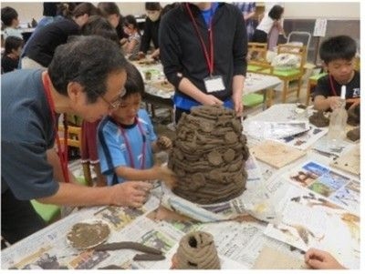 BIOTOPIA夏休み企画　日展作家が教えるこども造形教室「大きな縄文土器を作ろう」