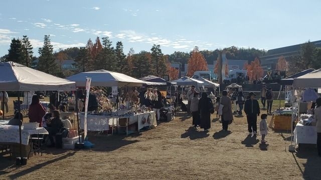 けいはんな記念公園クラフトフェスタ　百貨創作祭(10月)