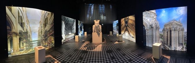 特別展「パリ・ノートルダム大聖堂展　タブレットを手に巡る時空の旅」